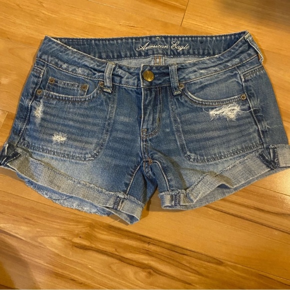 American Eagle jean shorts—Size 2 - Picture 5 of 9